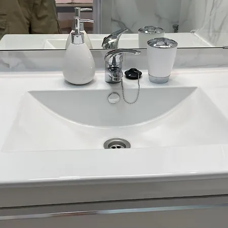 With Small Balcony Lägenhet *