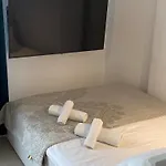 Apartamento With Small Balcony