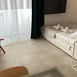 Apartamento With Small Balcony