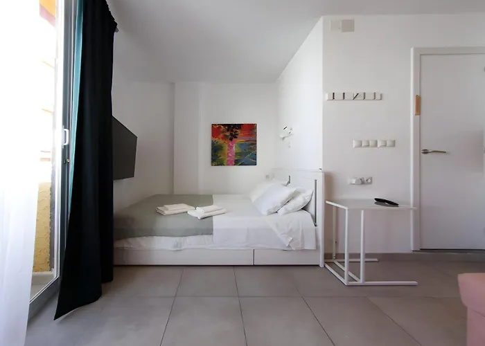 With Small Balcony Appartamento